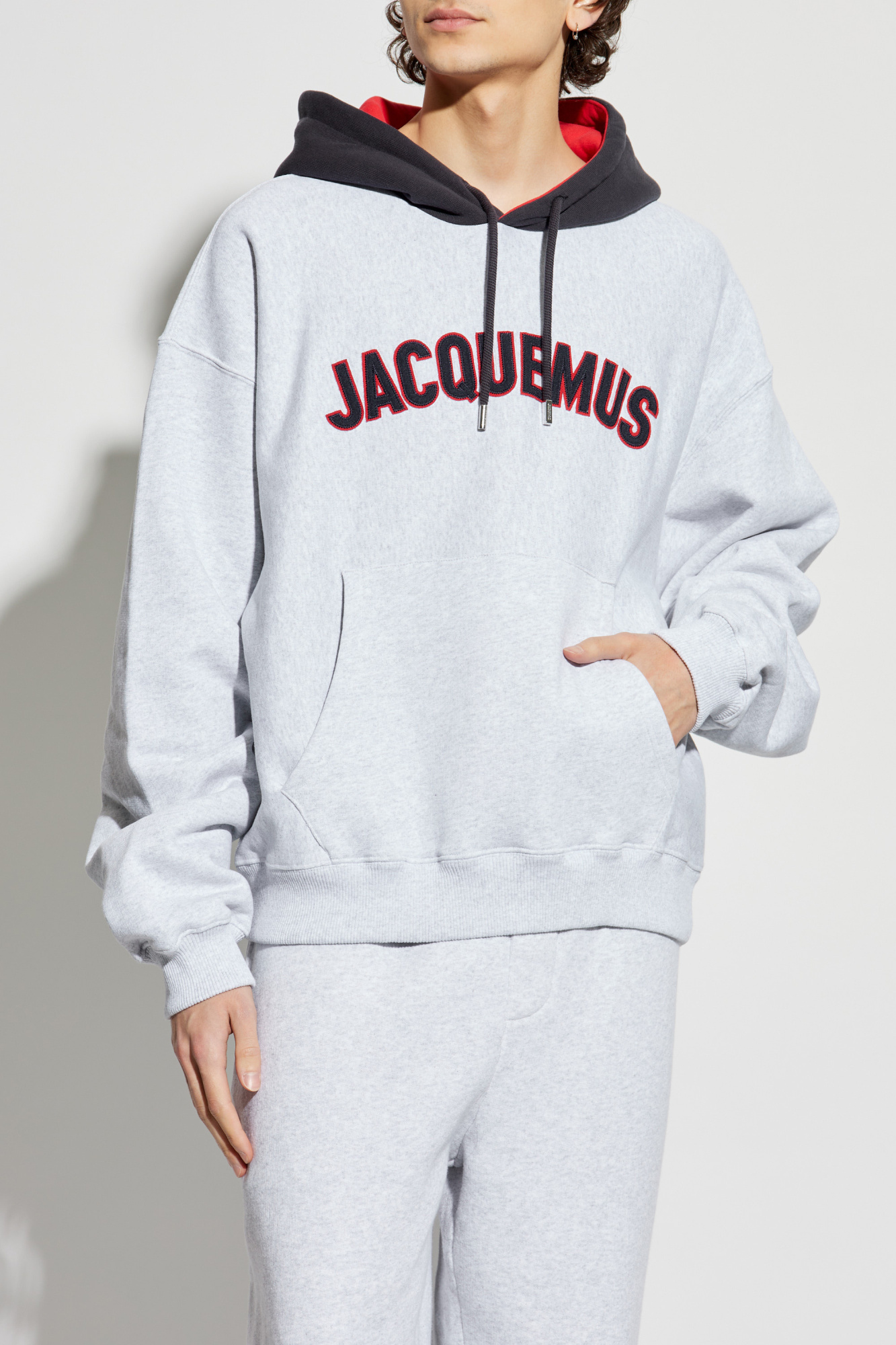 パーカー・フーディ JACQUEMUS FW25 Sweatshirts (25EHOM00247 AJ00126990) Logo band zippered hoodie | Jacquemus | | Simons
